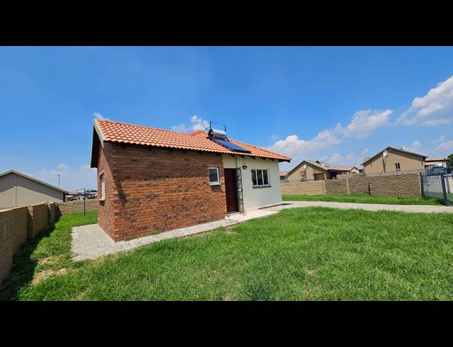3 BEDROOM FREESTANDING FOR SALE IN WATERKLOOF HILL ESTATE